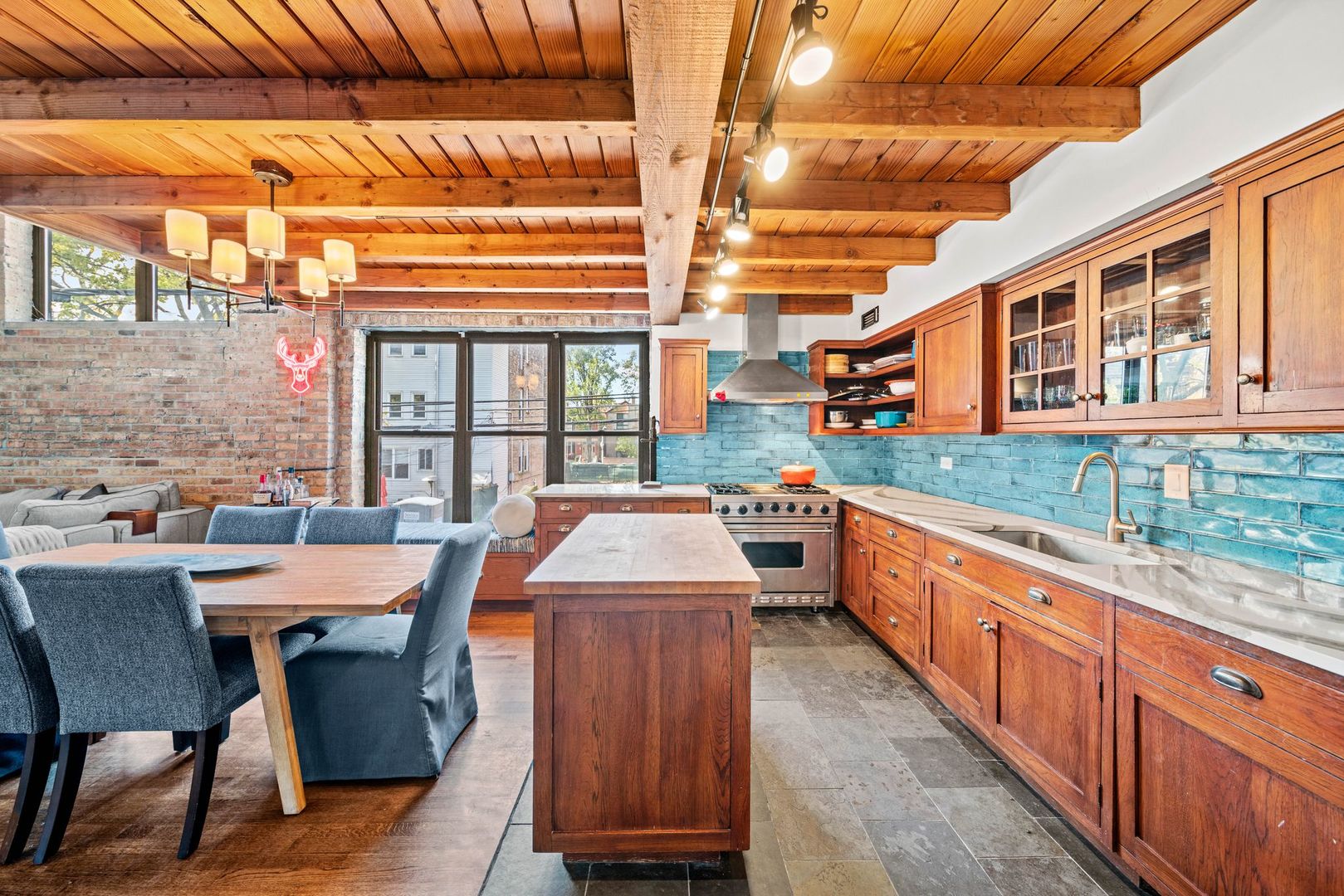 2222 N Racine Avenue Unit: 13