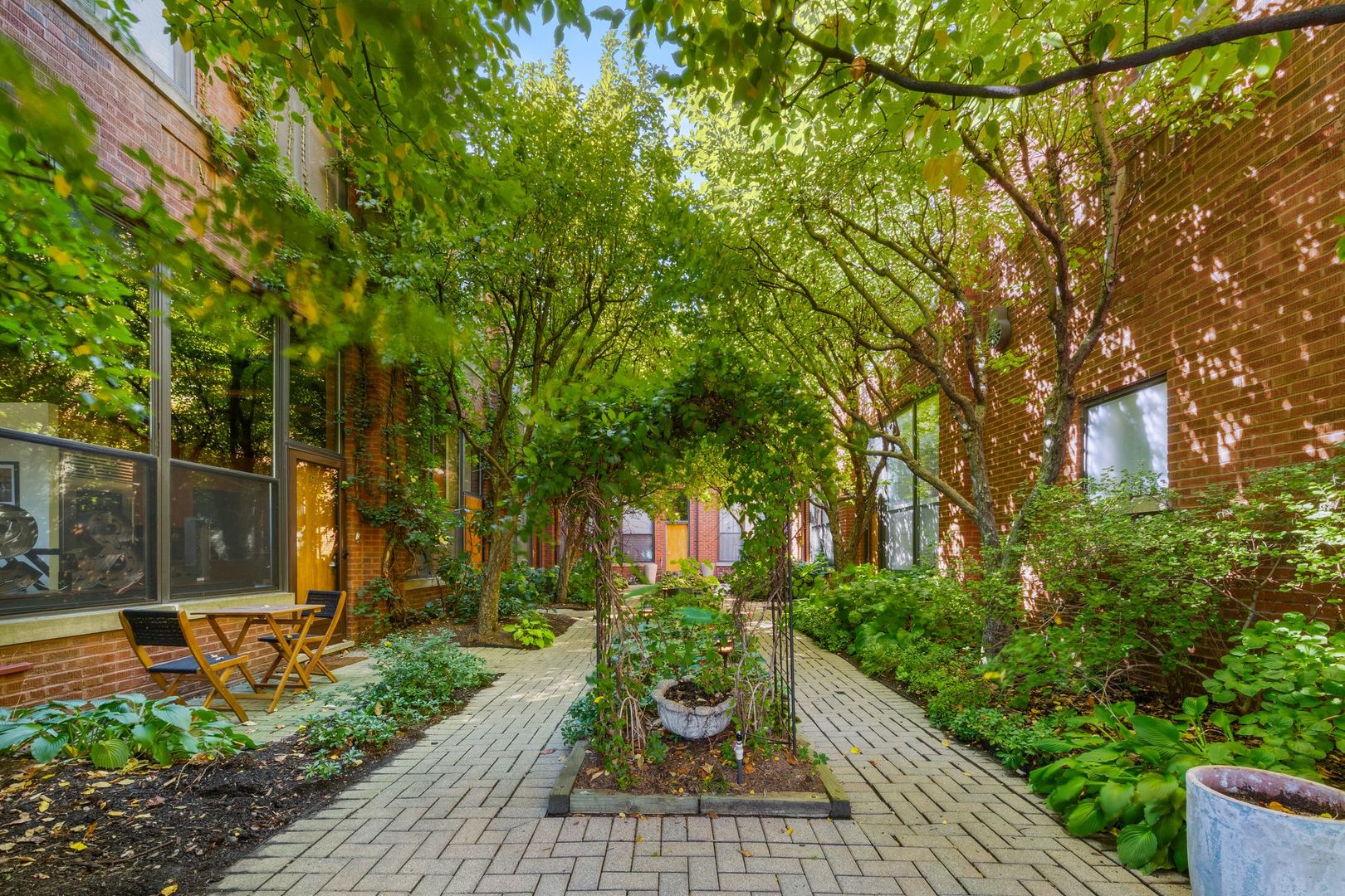 2222 N Racine Avenue Unit: 13