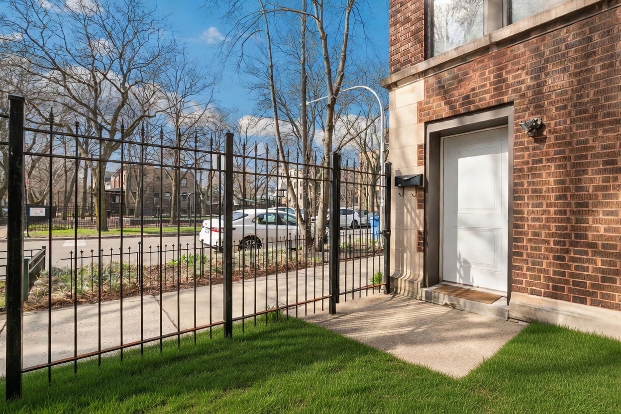 1234 W BRYN MAWR Avenue Unit: G