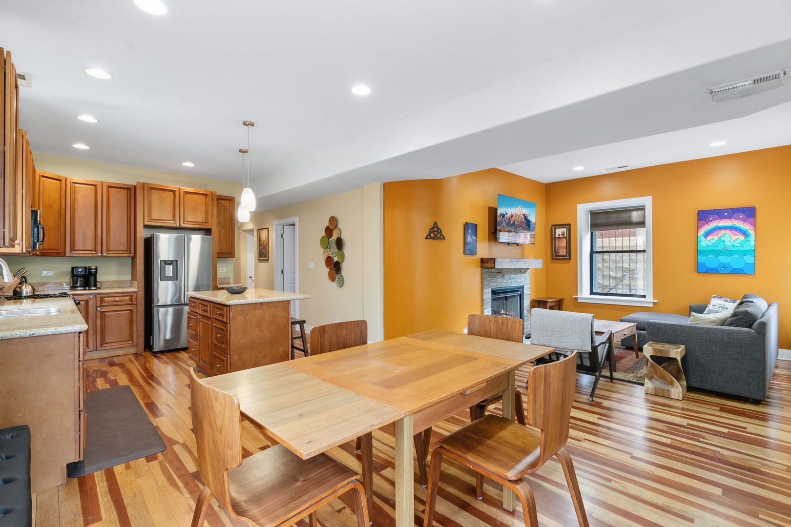 1234 W BRYN MAWR Avenue Unit: G