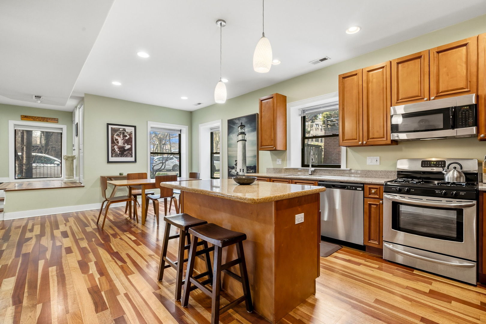 1234 W BRYN MAWR Avenue Unit: G