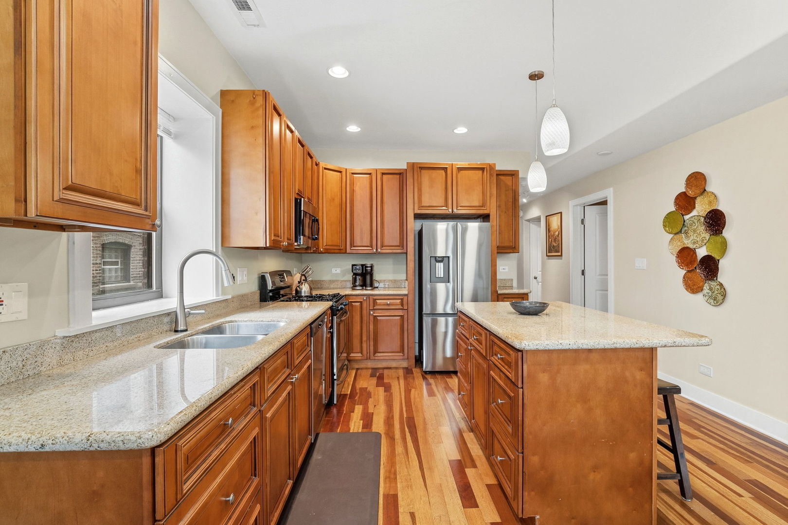 1234 W BRYN MAWR Avenue Unit: G