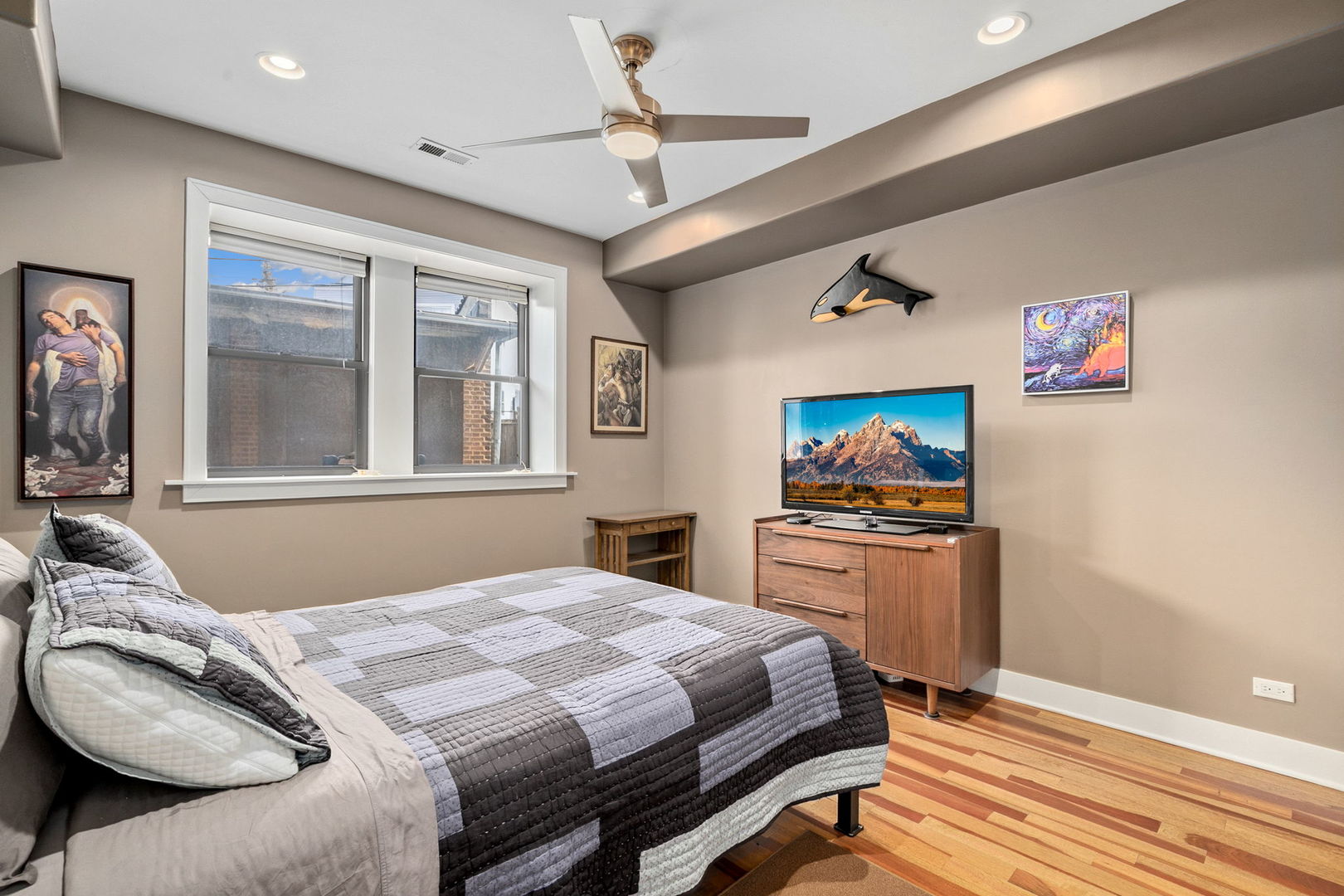 1234 W BRYN MAWR Avenue Unit: G