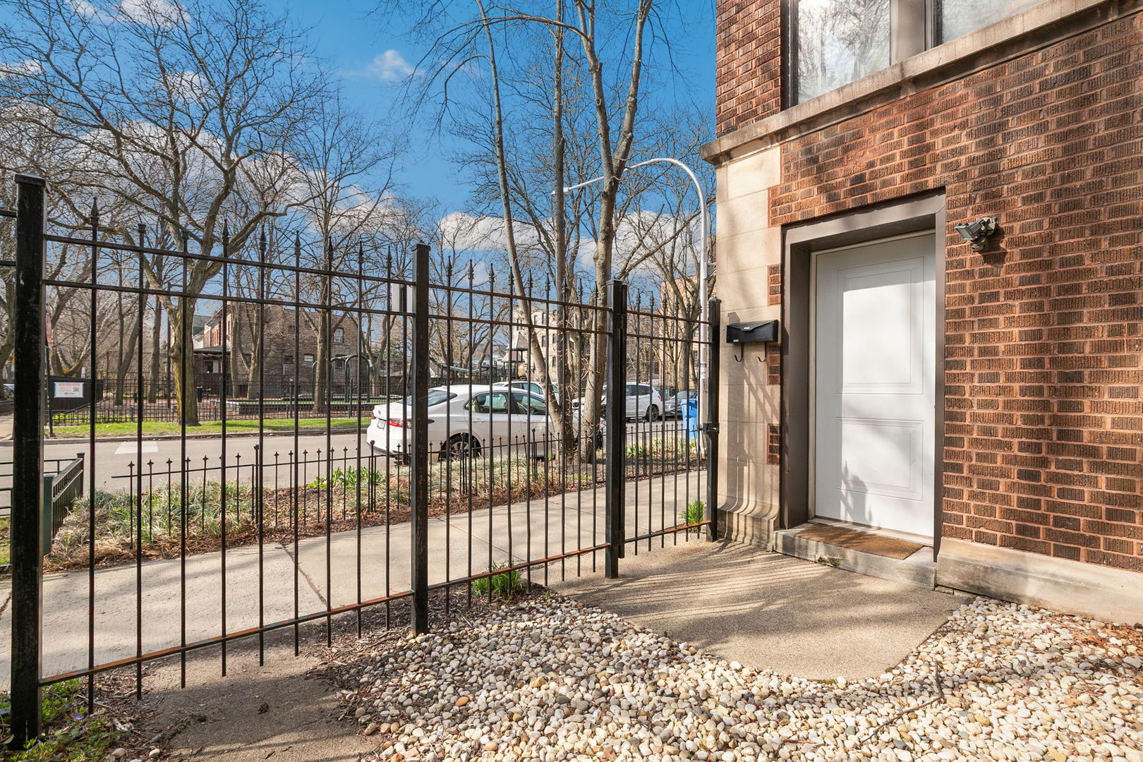 1234 W BRYN MAWR Avenue Unit: G