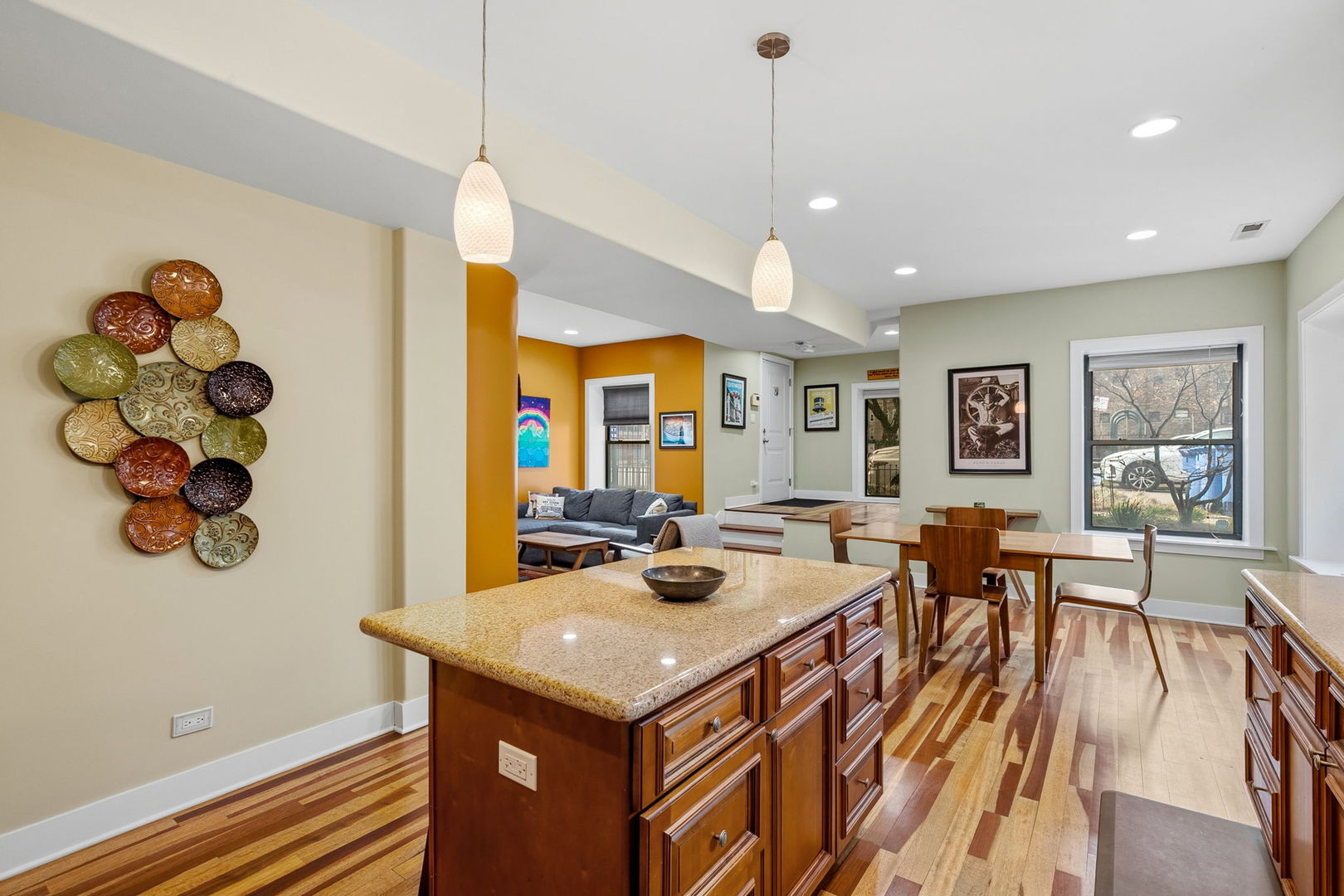 1234 W BRYN MAWR Avenue Unit: G