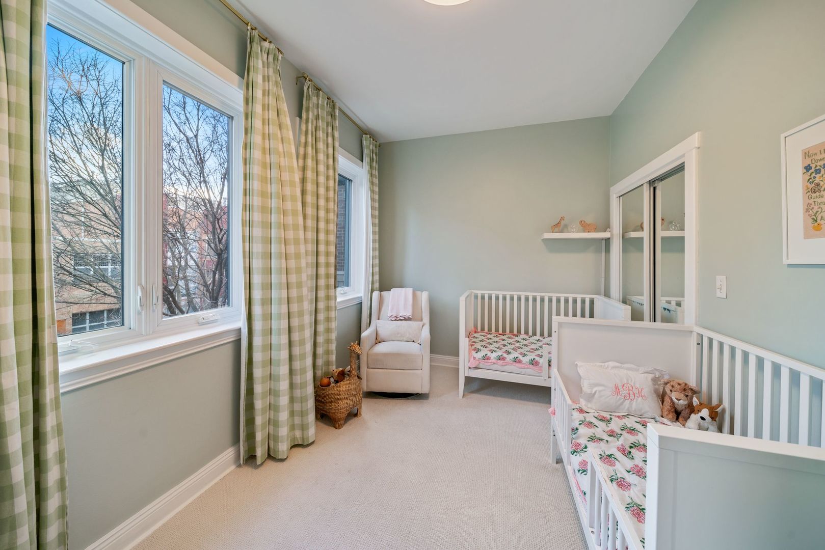 2120 W Churchill Street