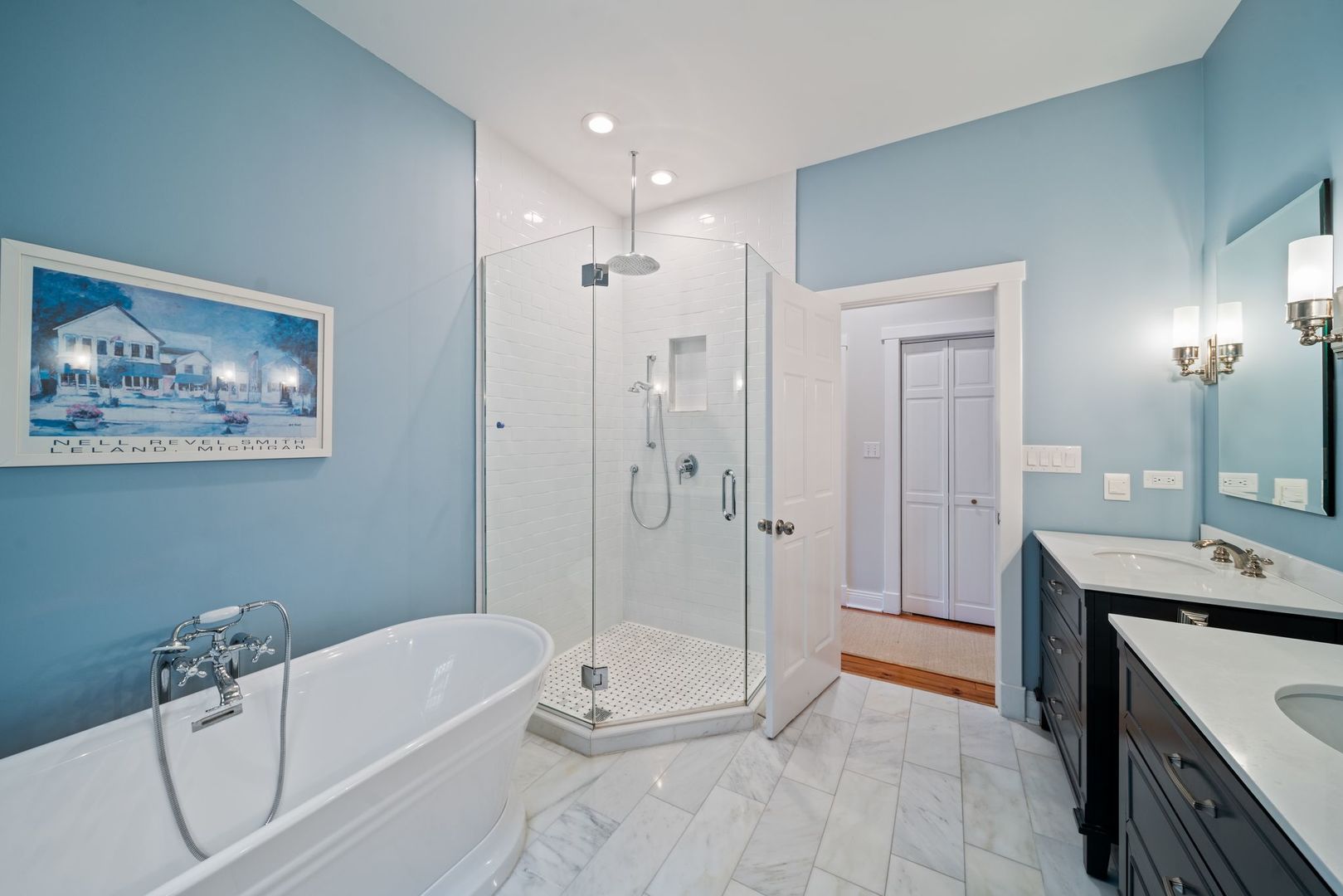 2120 W Churchill Street