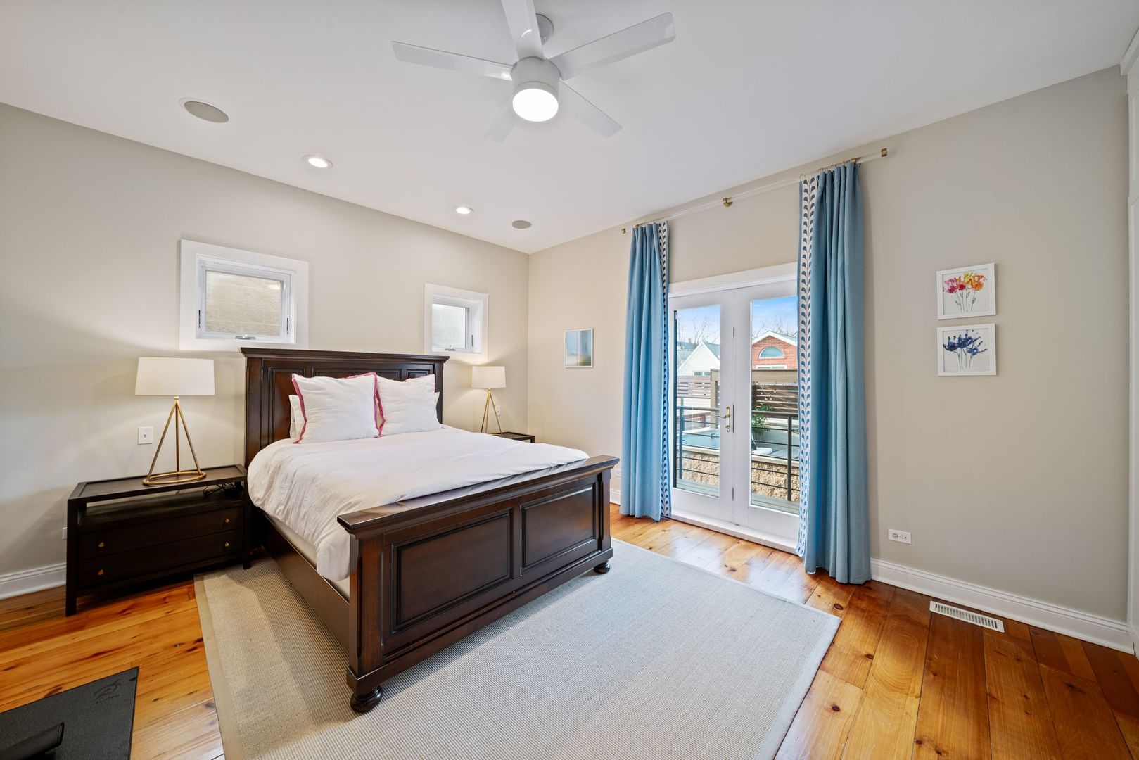 2120 W Churchill Street