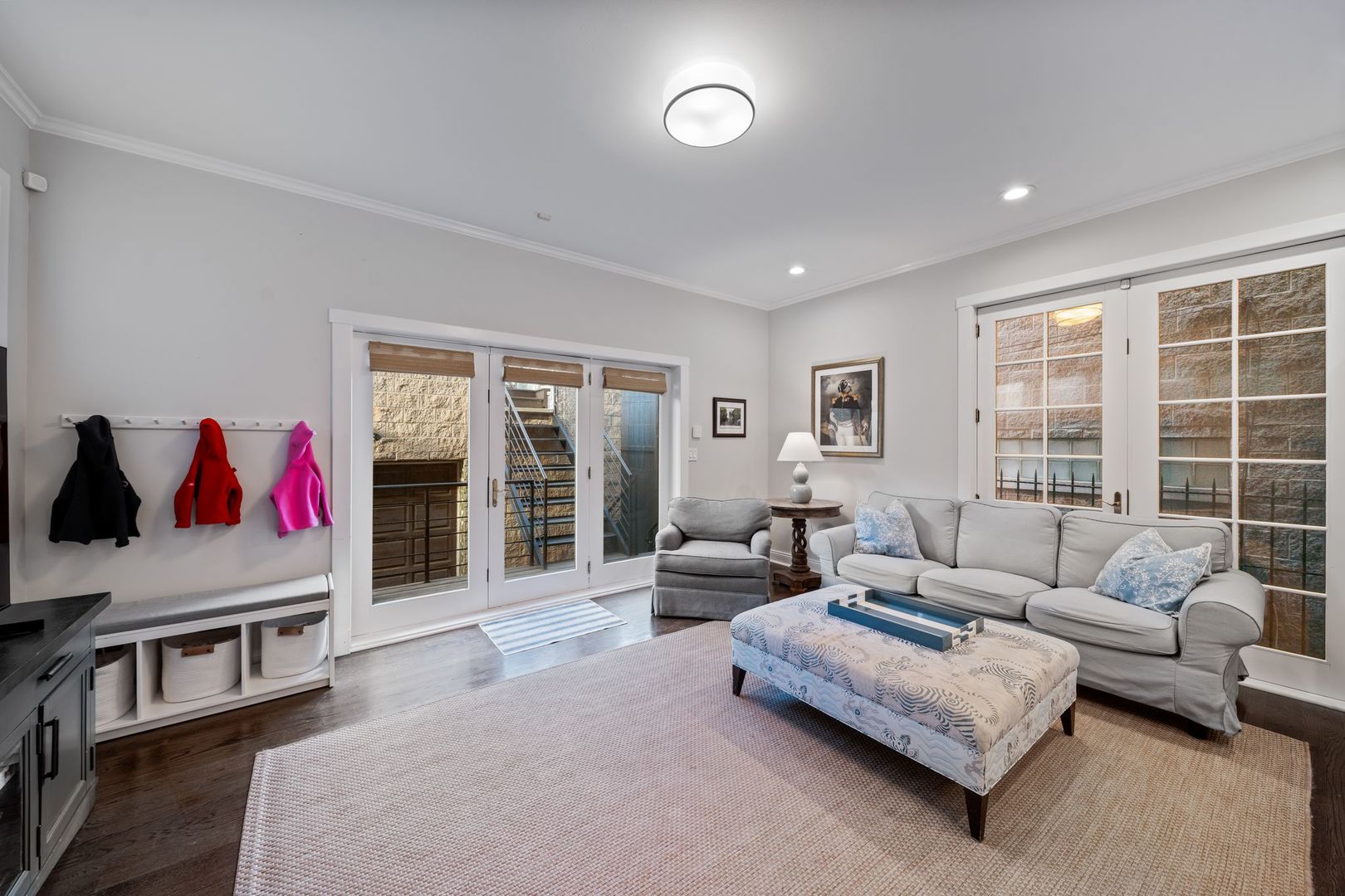 2120 W Churchill Street