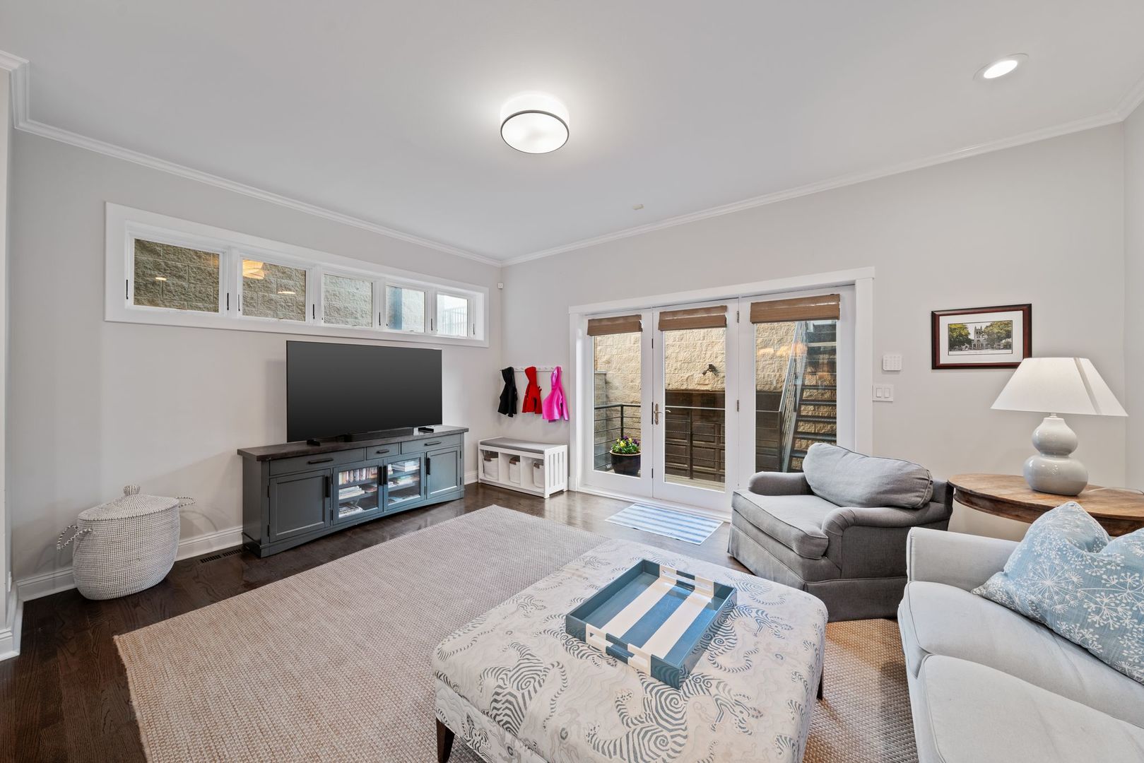 2120 W Churchill Street