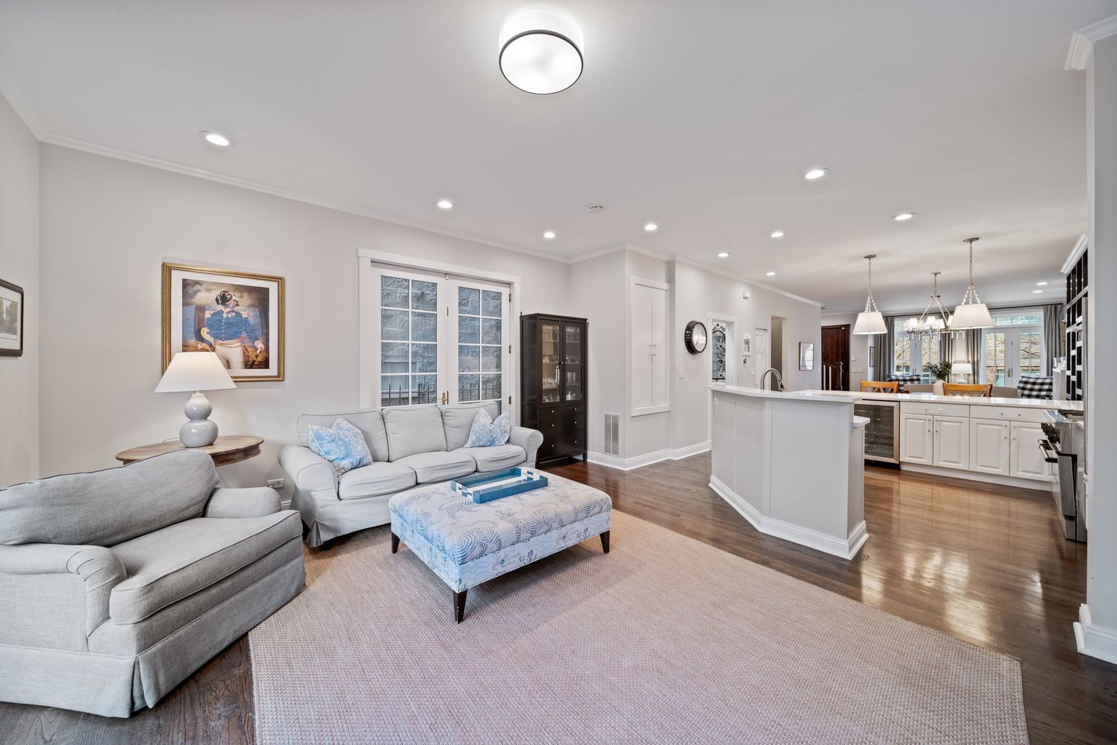 2120 W Churchill Street