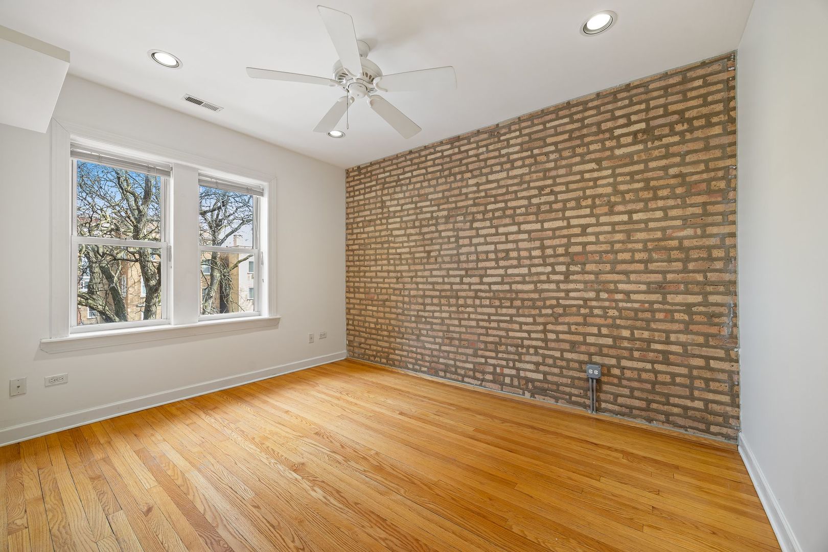 2533 W BERWYN Street Unit: 2