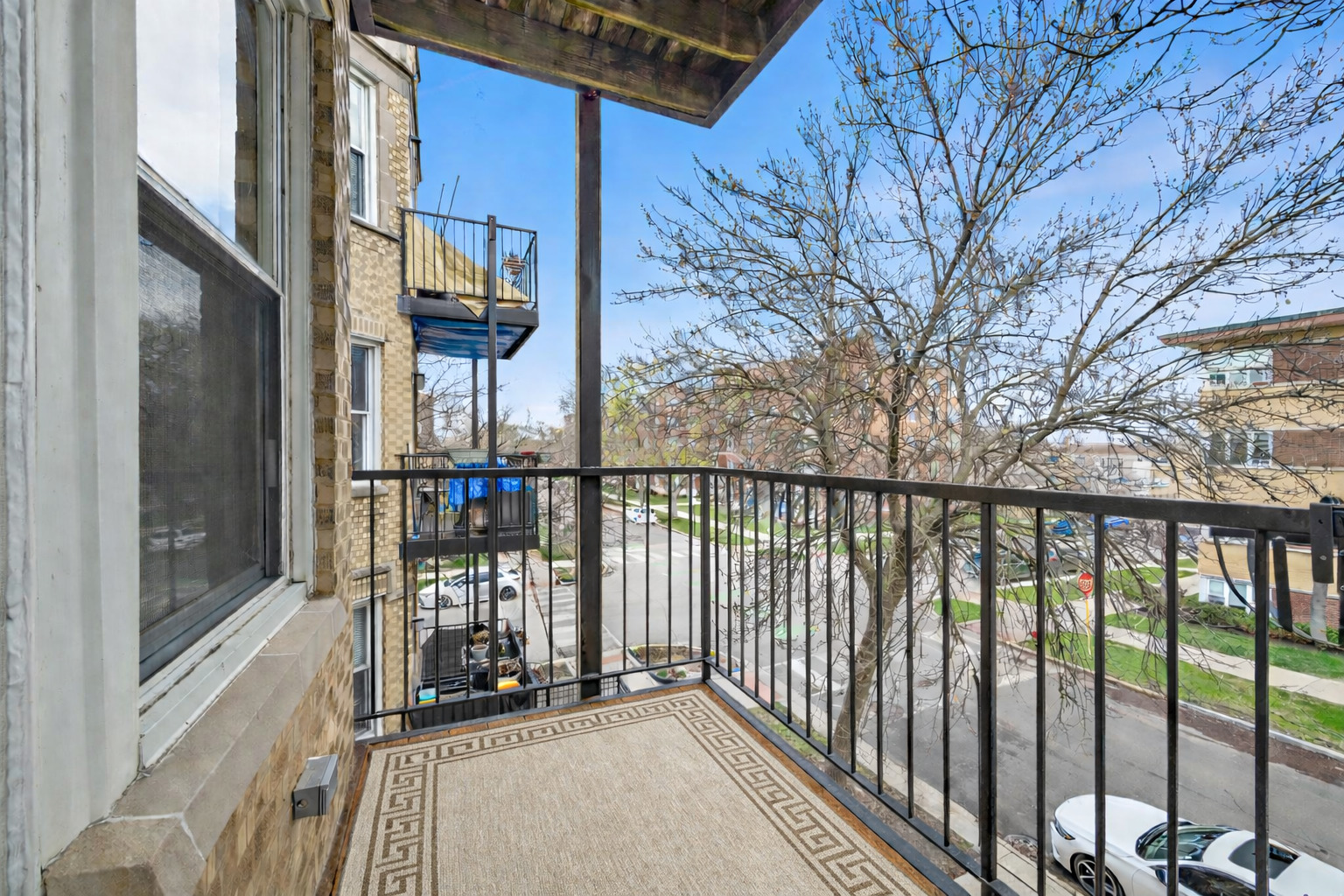 2533 W BERWYN Street Unit: 2