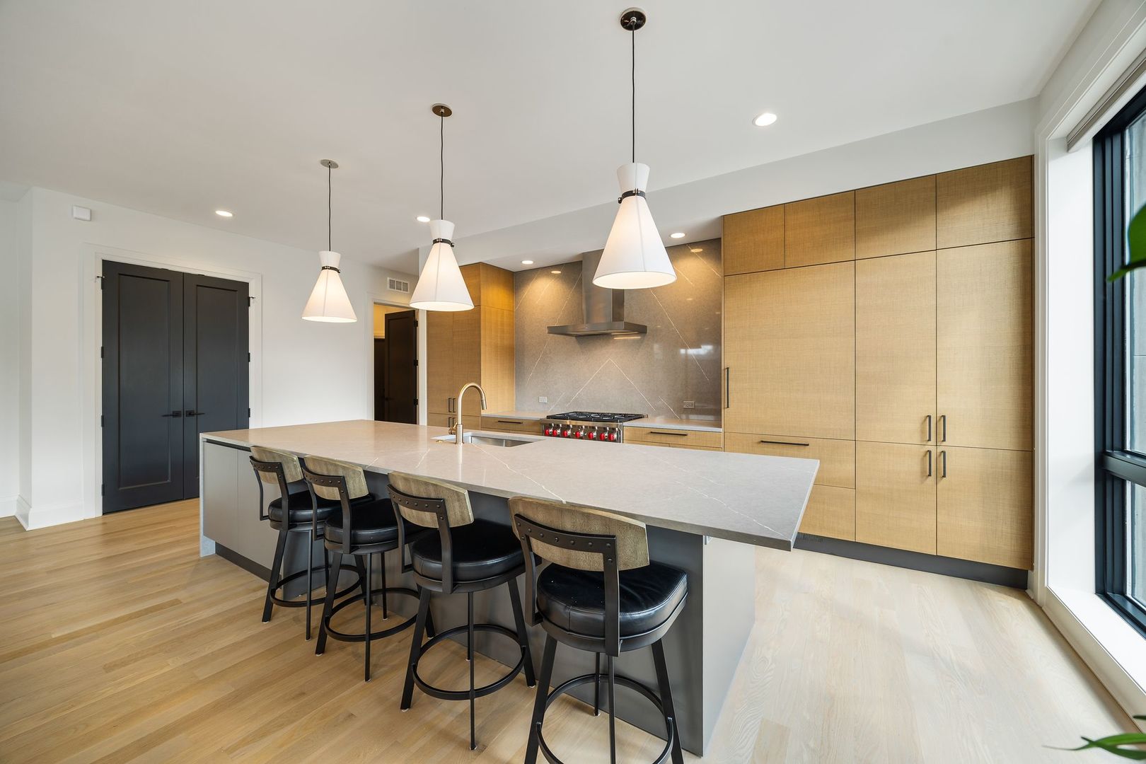 1110 W Schubert Avenue Unit: 203