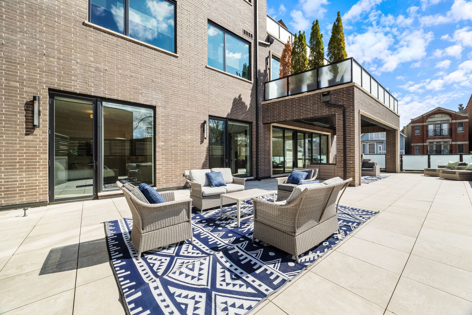 1110 W Schubert Avenue Unit: 203