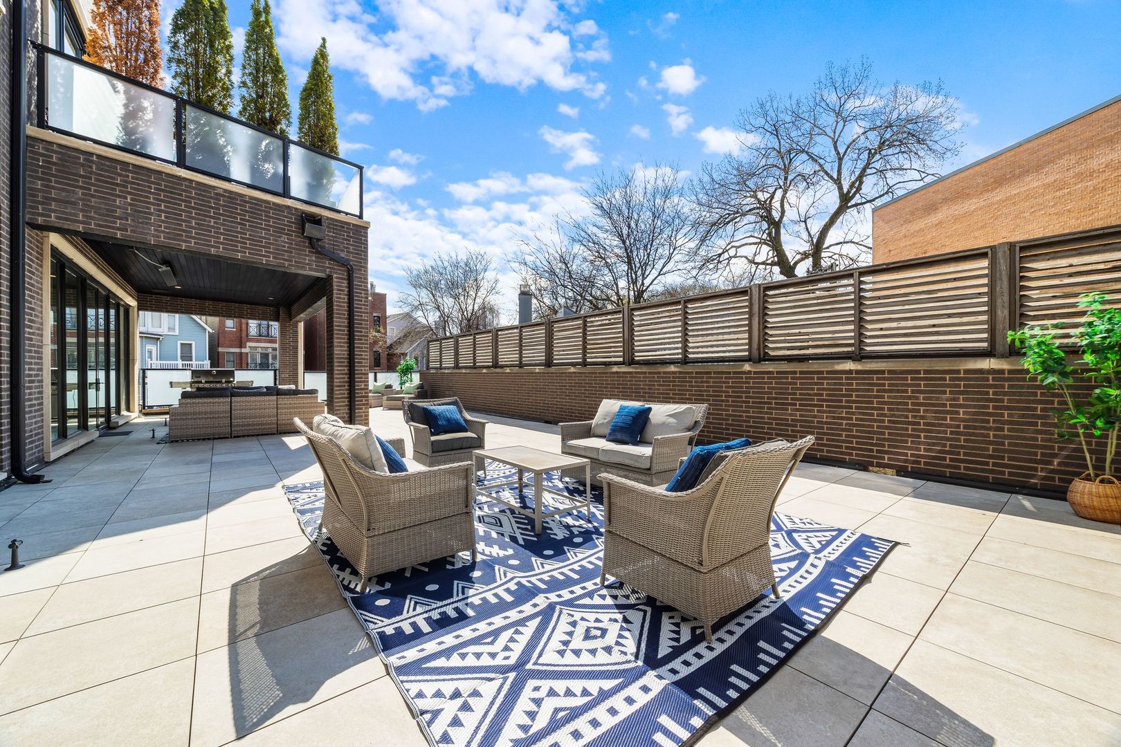 1110 W Schubert Avenue Unit: 203