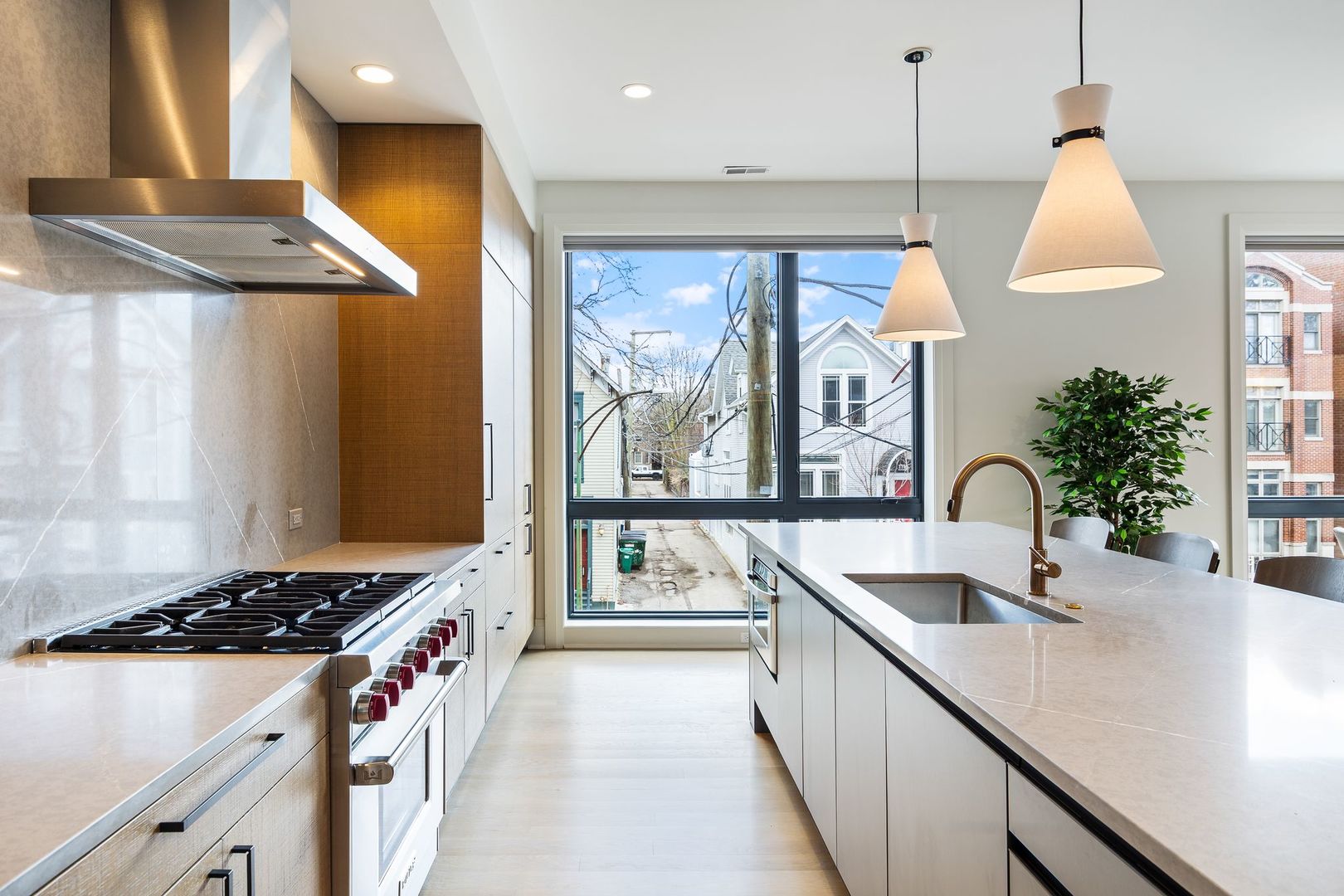 1110 W Schubert Avenue Unit: 203