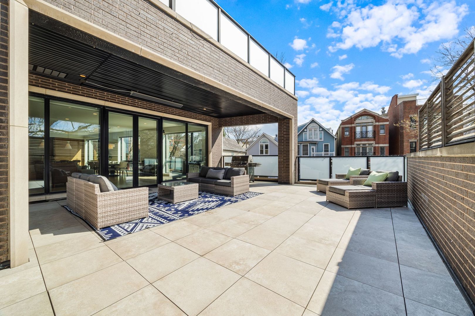 1110 W Schubert Avenue Unit: 203