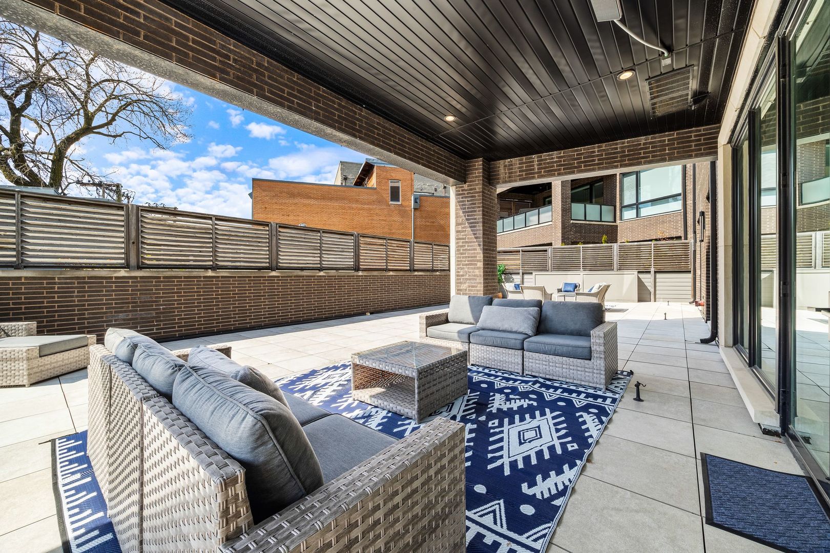 1110 W Schubert Avenue Unit: 203