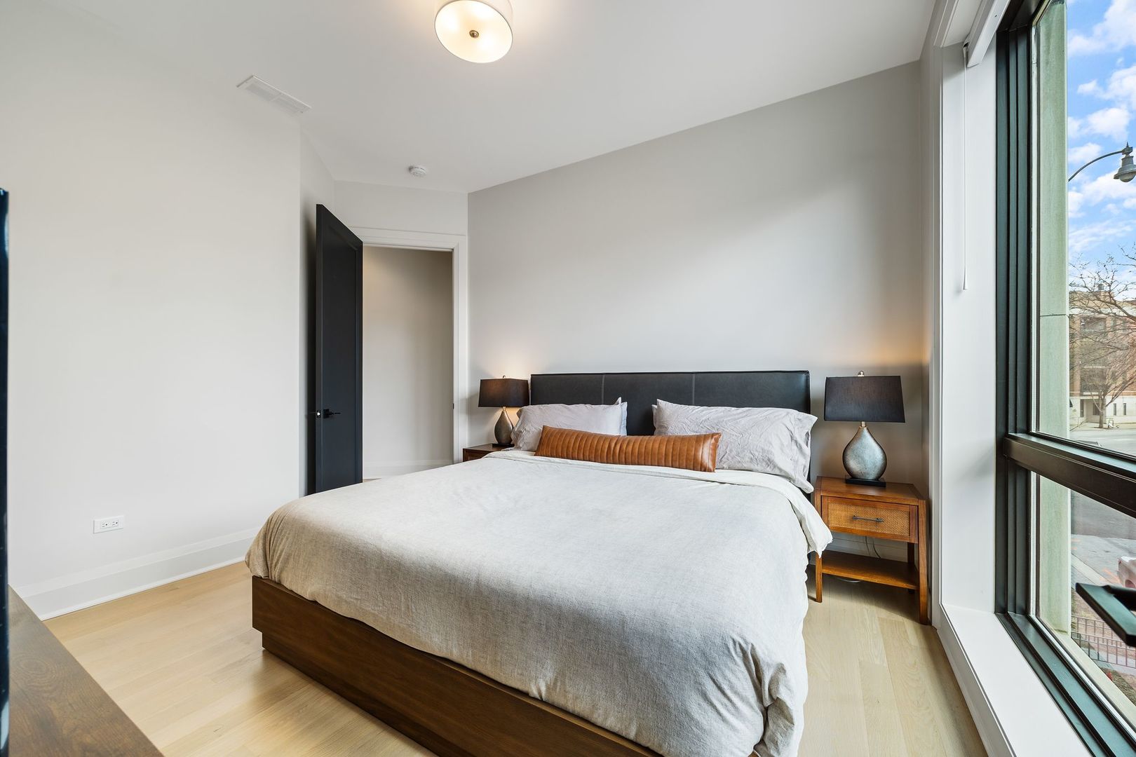 1110 W Schubert Avenue Unit: 203