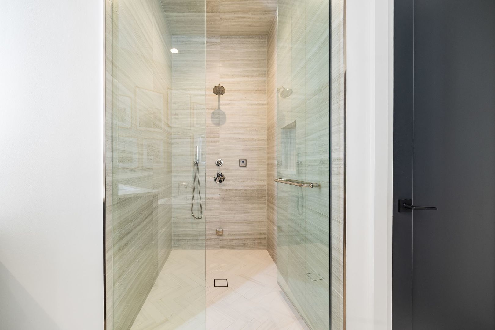 1110 W Schubert Avenue Unit: 203