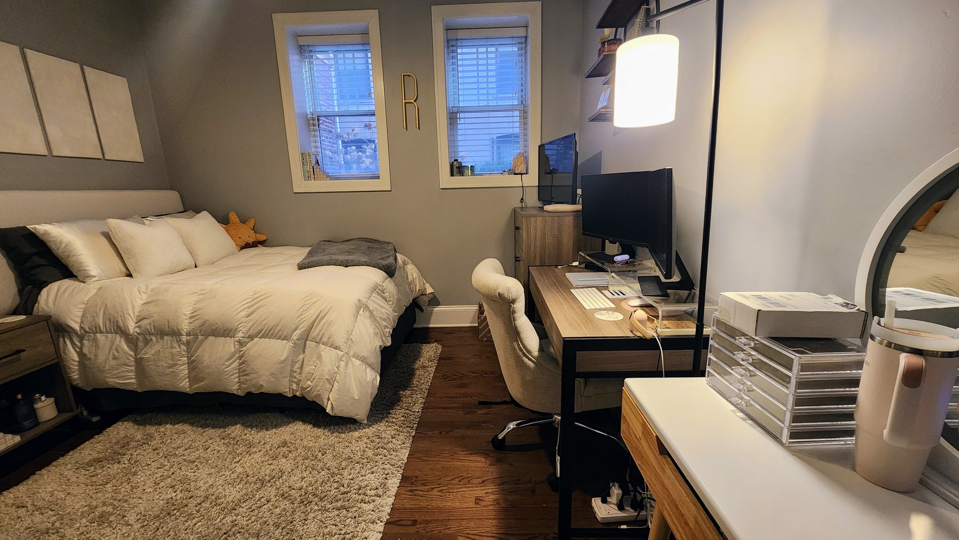735 W Belmont Avenue Unit: 1C