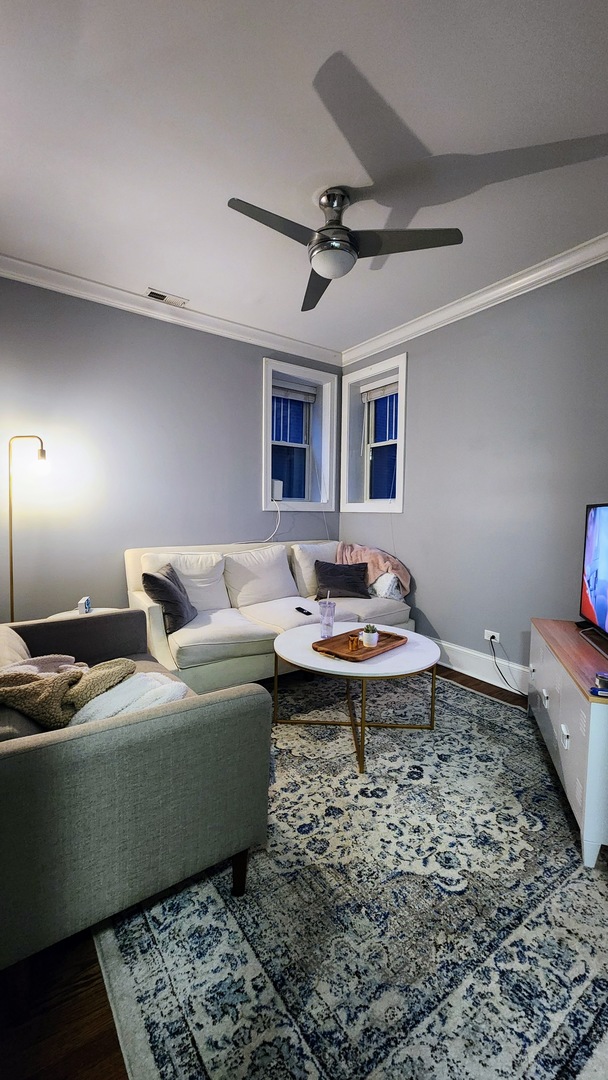 735 W Belmont Avenue Unit: 1C