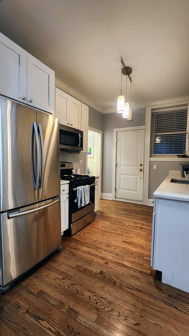 735 W Belmont Avenue Unit: 1C
