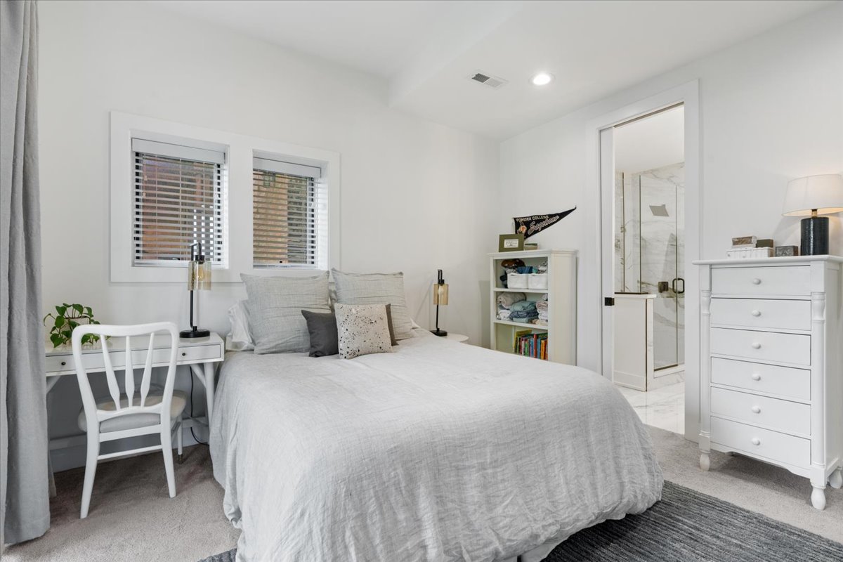 3432 W Belden Avenue Unit: 1