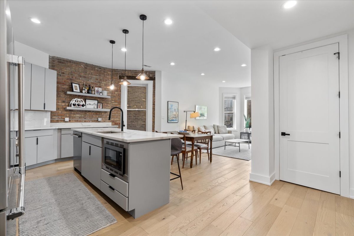 3432 W Belden Avenue Unit: 1