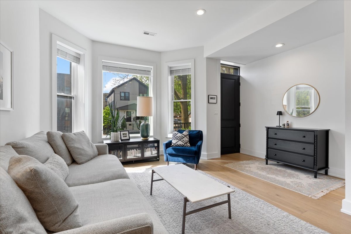 3432 W Belden Avenue Unit: 1