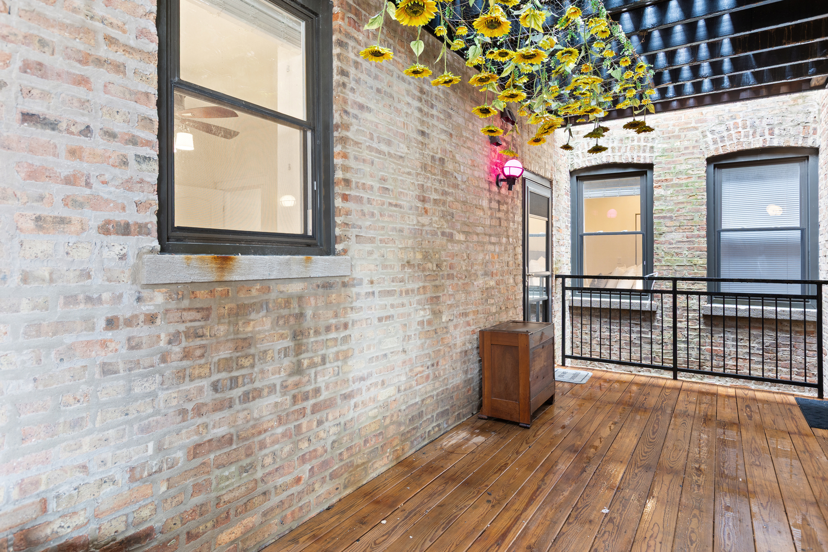 2702 W CORTLAND Avenue Unit: 2