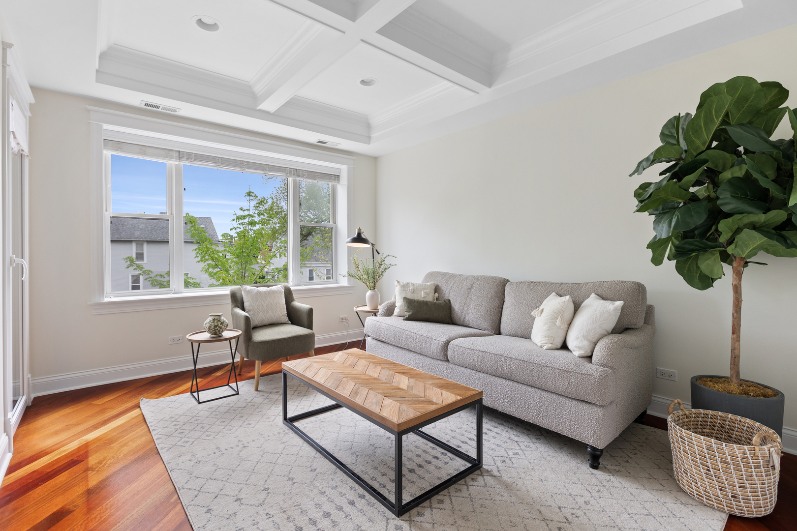 2702 W CORTLAND Avenue Unit: 2