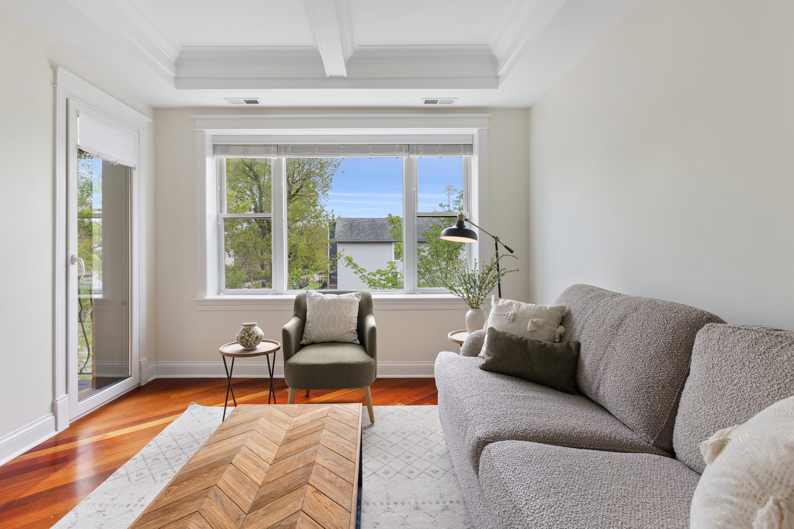 2702 W CORTLAND Avenue Unit: 2