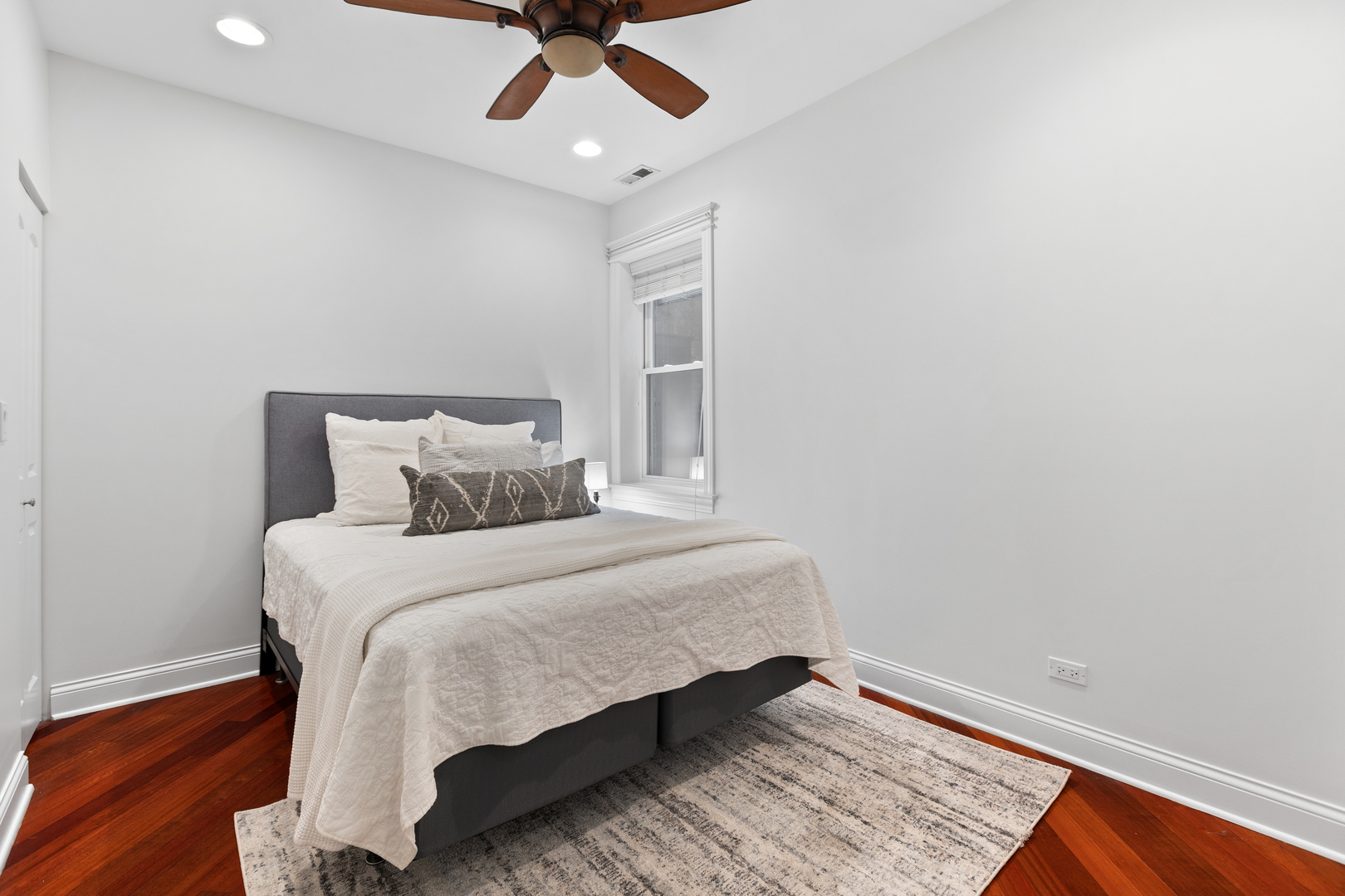 2702 W CORTLAND Avenue Unit: 2