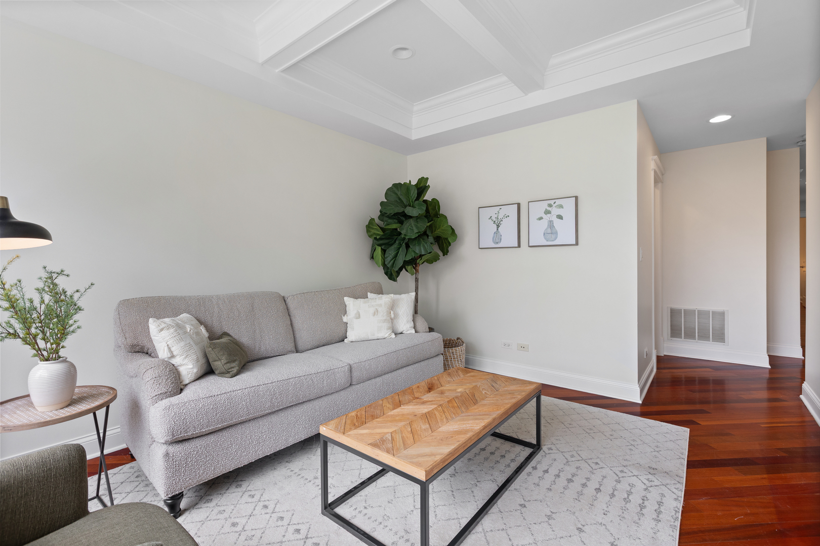 2702 W CORTLAND Avenue Unit: 2
