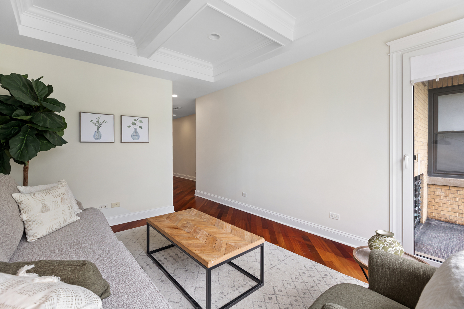 2702 W CORTLAND Avenue Unit: 2
