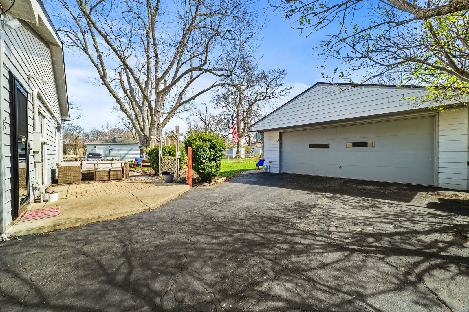 2203 Eastman Street