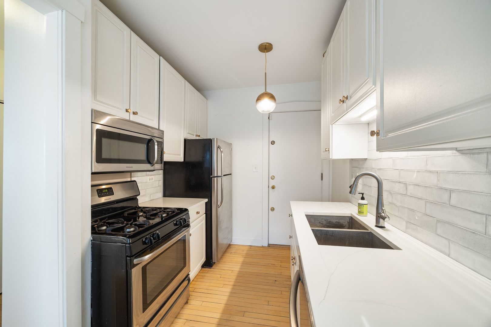 3101 N Kenmore Avenue Unit: 3