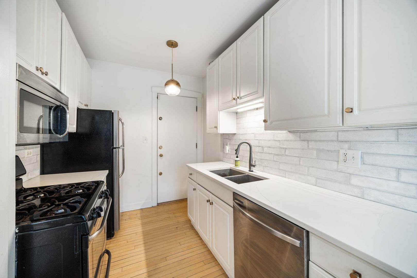 3101 N Kenmore Avenue Unit: 3