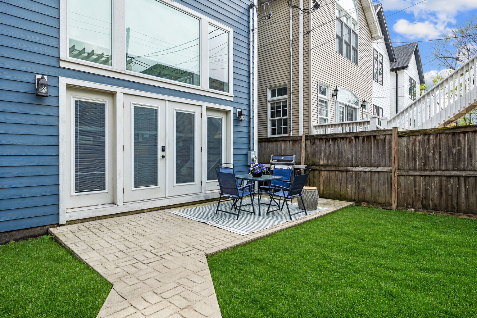 2414 W Berteau Avenue