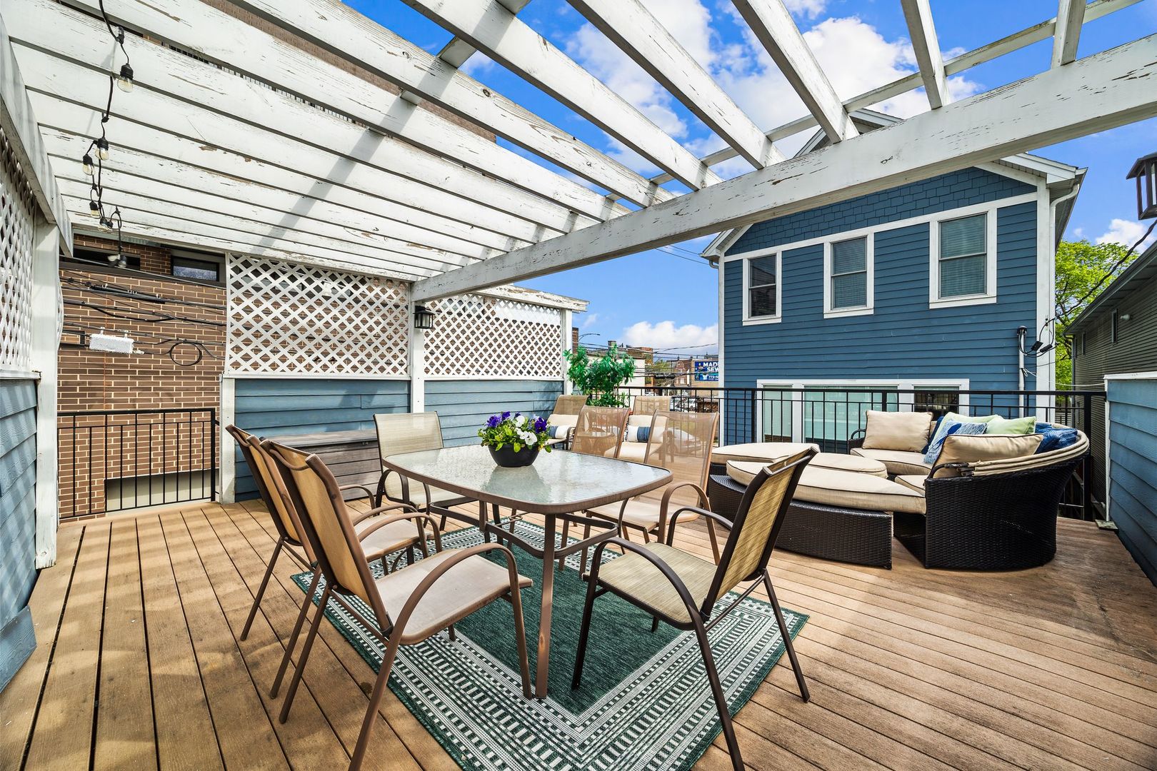2414 W Berteau Avenue