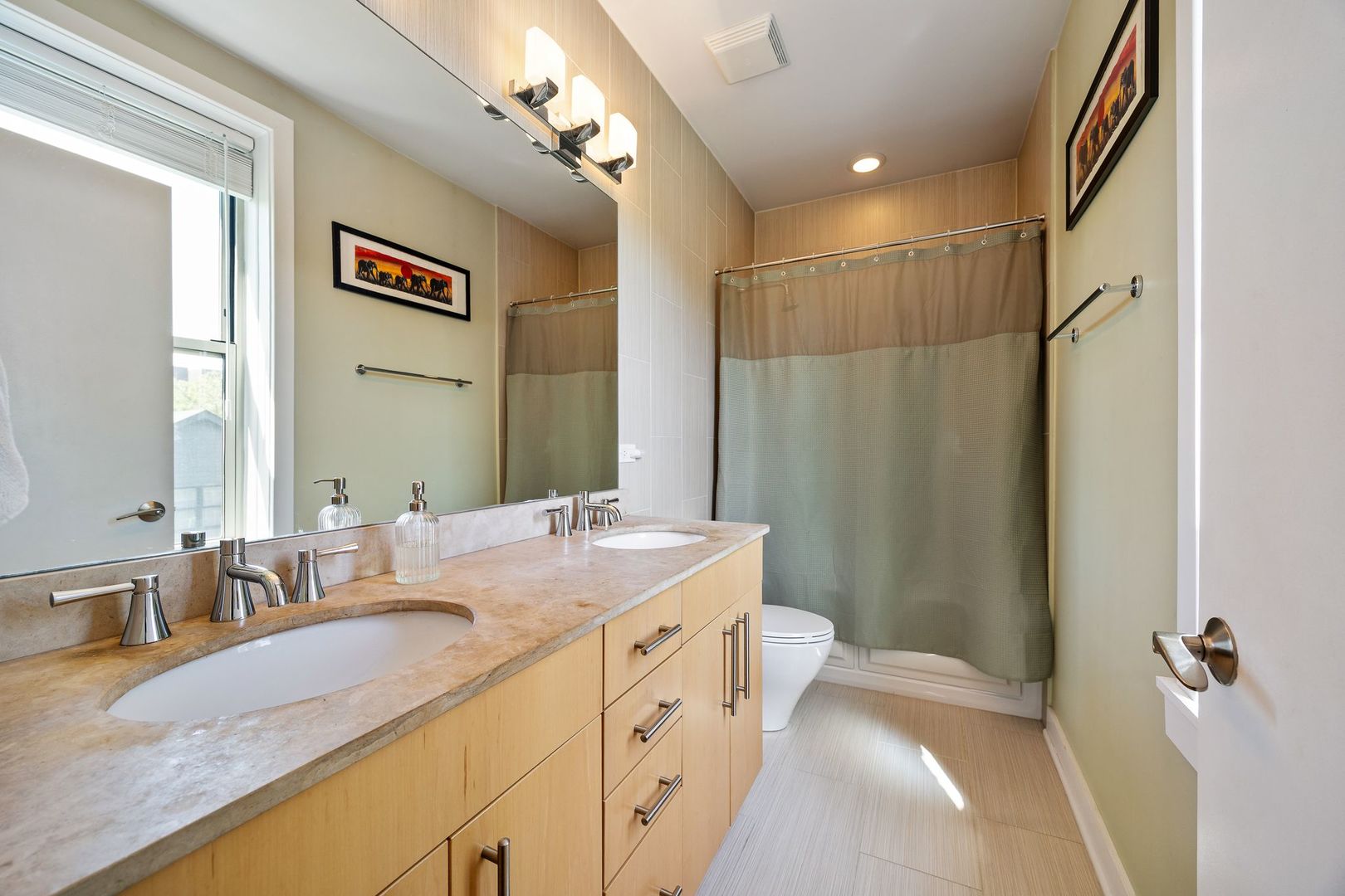 4055 N Wolcott Avenue Unit: 3S
