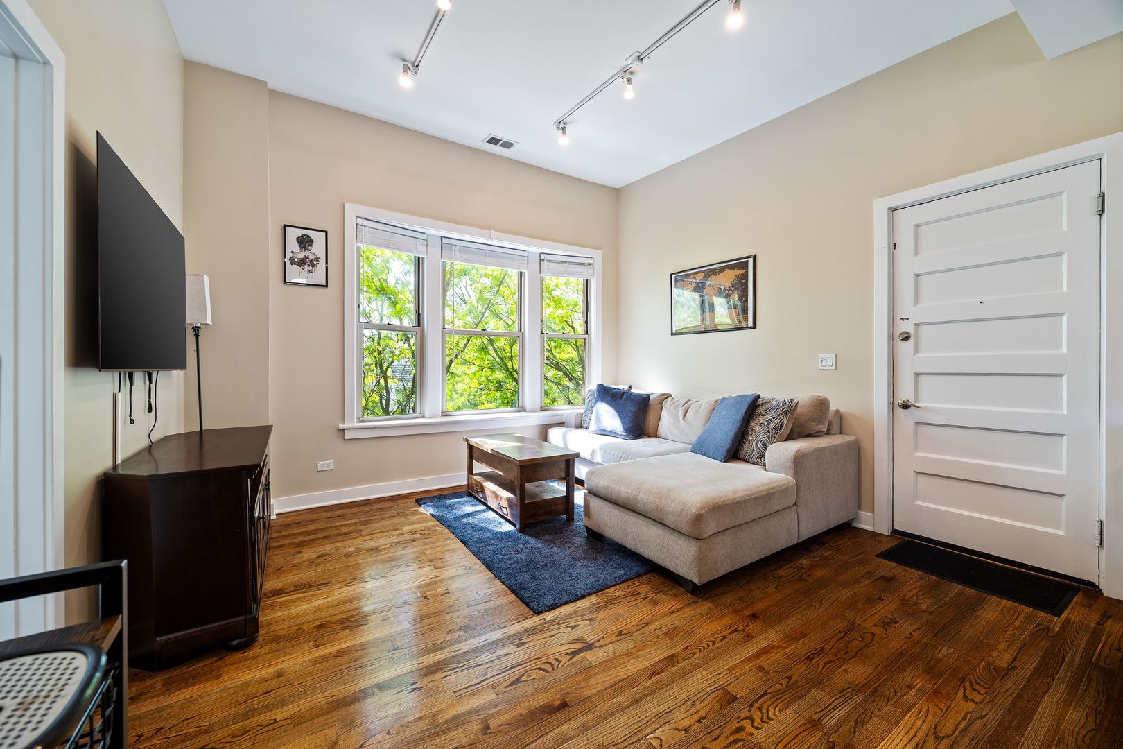 4055 N Wolcott Avenue Unit: 3S
