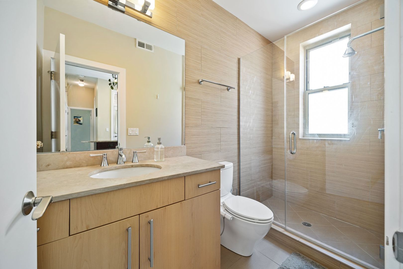 4055 N Wolcott Avenue Unit: 3S