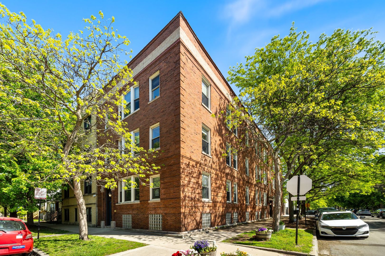 4055 N Wolcott Avenue Unit: 3S