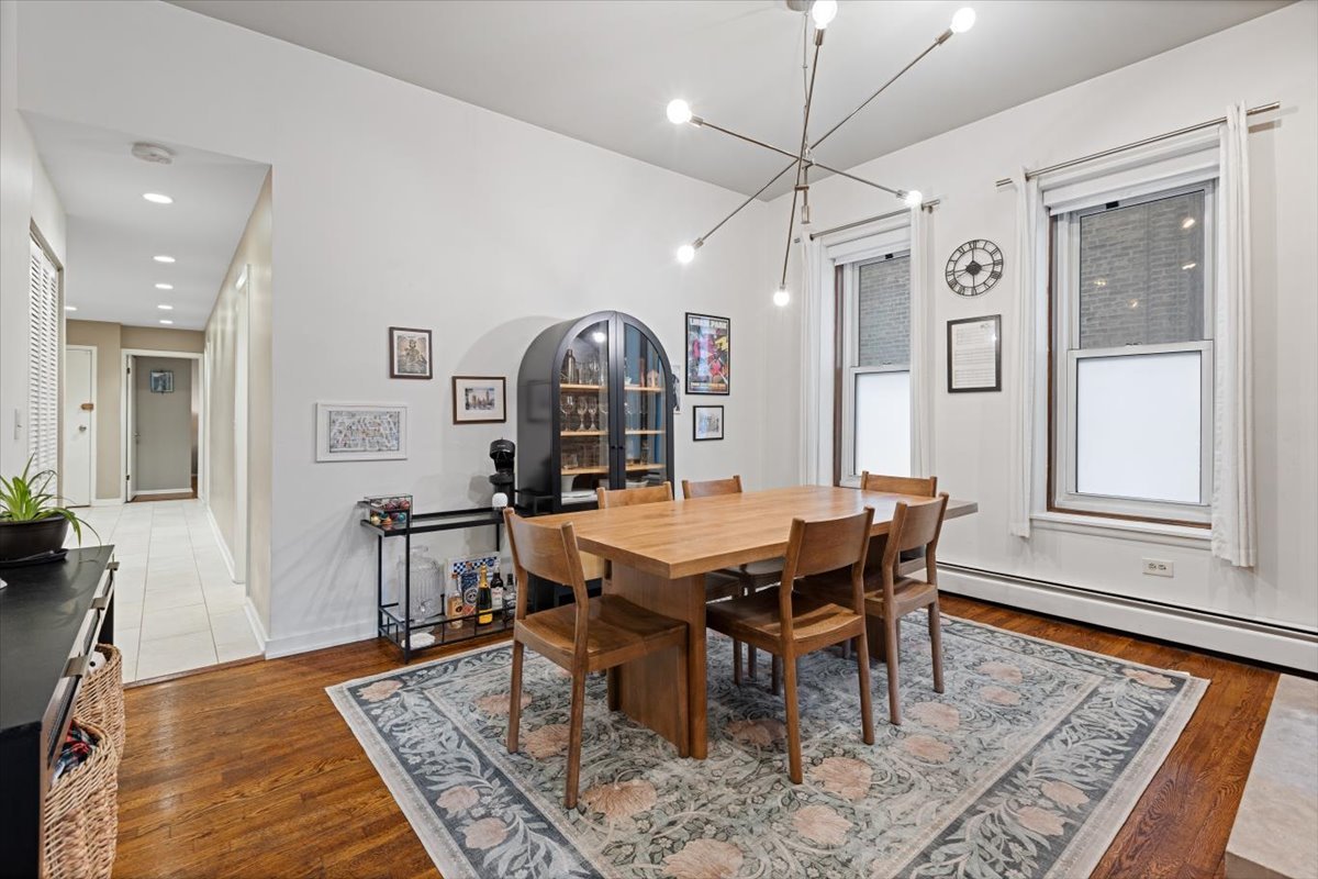 813 W Oakdale Avenue Unit: 1W