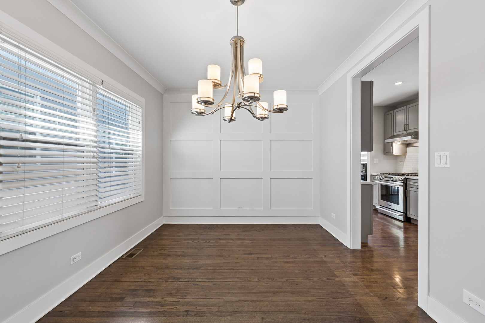 925 Harlem Avenue