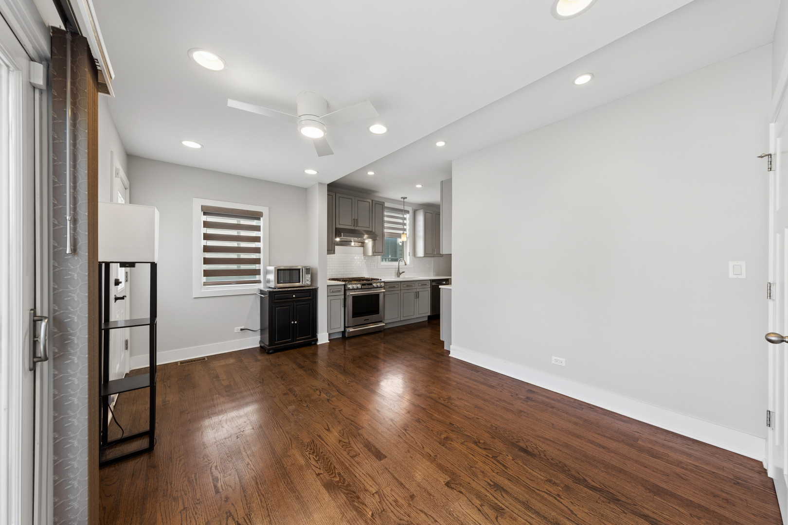 925 Harlem Avenue