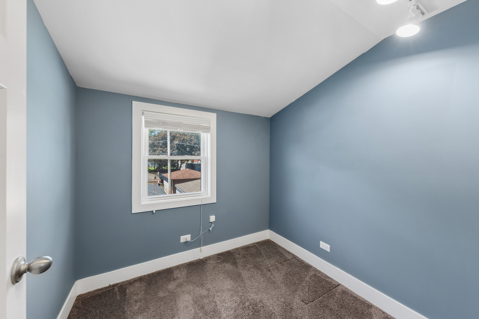 925 Harlem Avenue